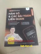 Giảm giá [Mã giảm 50%] Combo 6 Cuốn Sách Chuyên Đề Môn Toán Ôn Thi THPT Đại Học Biên Soạn Bởi Thầy Nguyễn Tiến Đạt. Nhìn qua thì khá mỏng nhưng khi cầm lại khá to đầm chắc k quá dày. 