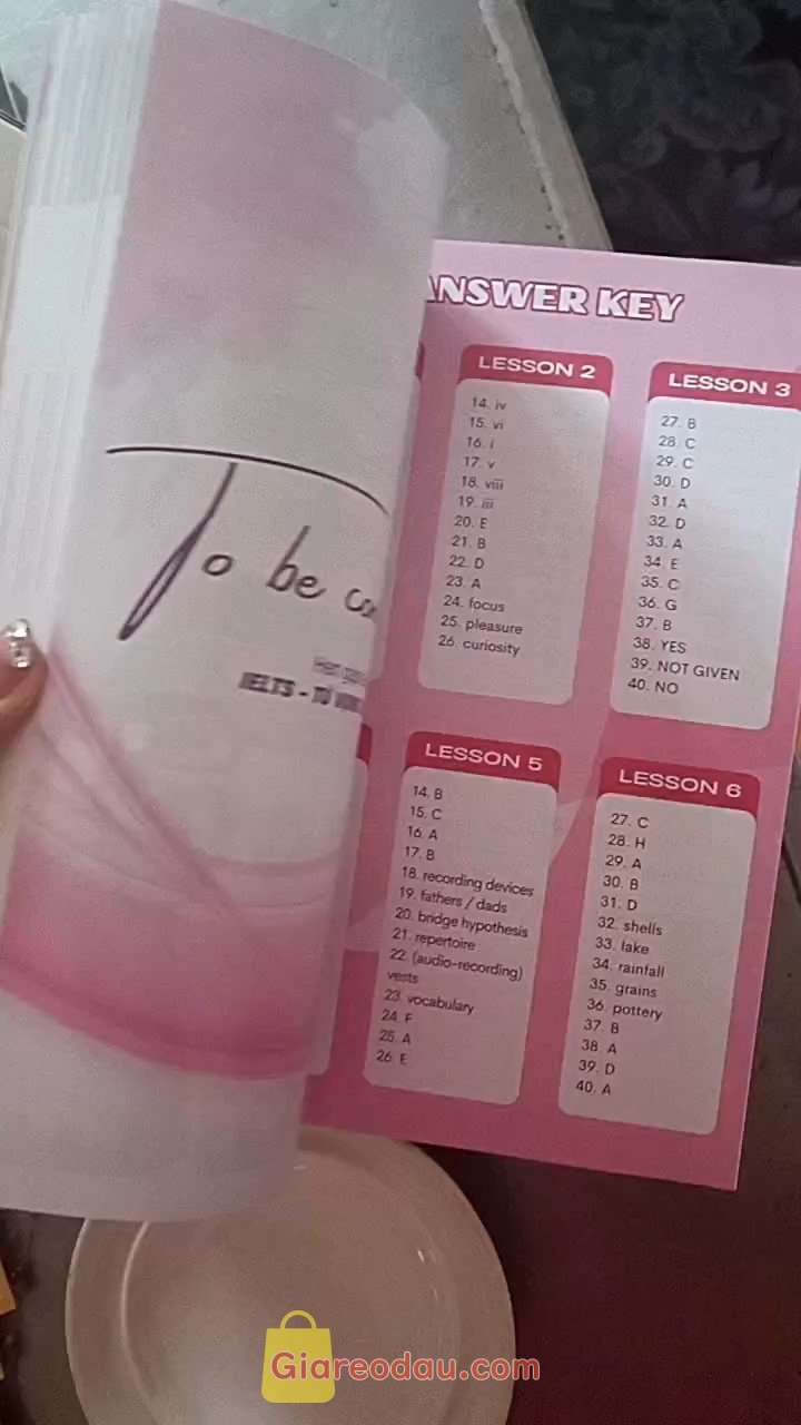 Giảm giá [Mã giảm 49%] Combo Sách IELTS Kỹ Thuật Đọc Hiểu & Từ Vựng IELTS Và Sổ Tay Journal, Sổ Kế Hoạch Chăm Sóc Bản Thân - English Smart. Yêu lấy chính bản thân mình trước tiên, chứ đừng chờ đợi người. 