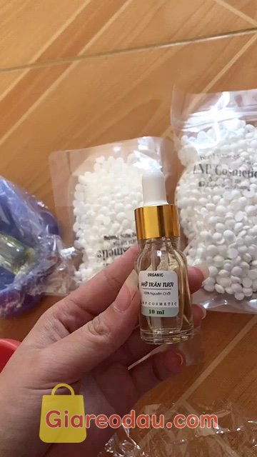 Giảm giá [Mã giảm 56%] Combo sáp wax lông tặng chén nấu sáp silicon giúp làm sạch lông nách . Giao hàng rất nhanh, mới đặt 2 hôm đã nhận được hàng, đóng gói. 