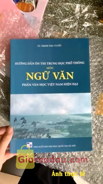Giảm giá [Mã giảm 16%] Sách Hướng Dẫn Ôn Thi THPT Môn Ngữ Văn Phần Văn Học Việt Nam Hiện Đại (Sách Văn cô Trịnh Thu Tuyết). Giao hàng nhanh nha mọi người, sách dày và mình thấy sách khá đầy. 