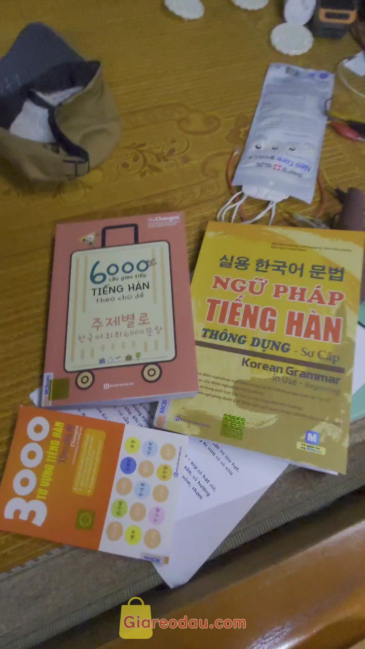 Giảm giá [Mã giảm 28%] Sách 3000 Từ Vựng Tiếng Hàn Theo Chủ Đề Làm Chủ Từ Vựng Tiếng Hàn Sau 3 Tháng Dễ Dàng Tự Học Cấp Tốc. Hàng giống như hình thấy cũng ok đấy nhỉ hehe thank shop nha hehe đóng. 