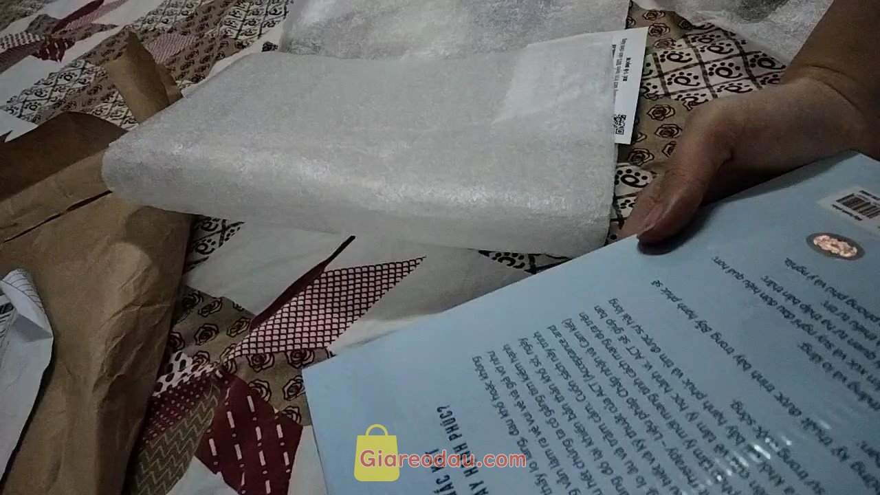 Giảm giá [Mã giảm 25%] Sách Bẫy Hạnh Phúc - Ngừng Vật Lộn Và Bắt Đầu Sống - AlphaBooks. Hàng giao tuy hơi lâu nhưng sách rất chất lượng, tuy hơi móp tí... 