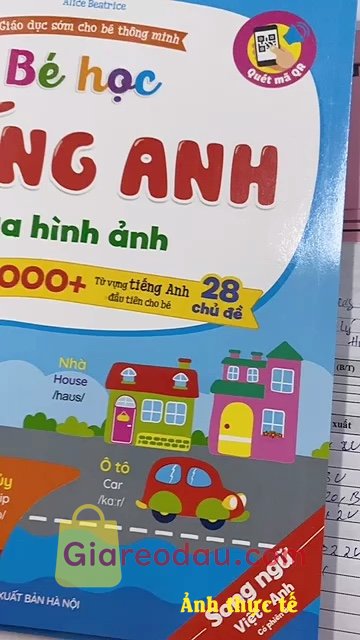 Giảm giá [Mã giảm 35%] Sách Bé Học Tiếng Anh Qua Hình Ảnh 1000+ Từ Vựng Tiếng Anh Đầu Tiên Cho Bé Quét Mã QR Nghe Đọc. Hàng đúng như hình . Shop chuẩn bị hành nhanh . Mọi người nên mua. 