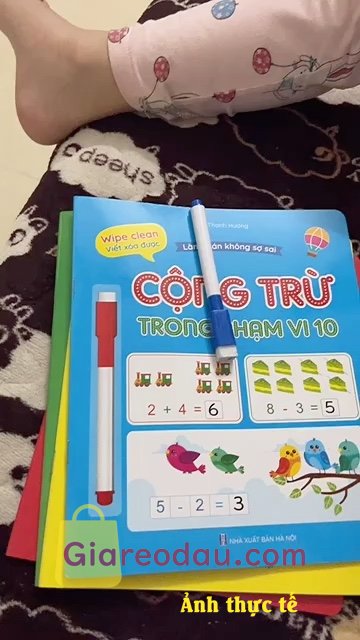 Giảm giá [Mã giảm 50%] Sách Bộ 4 Quyển Làm Toán Không Sợ Sai Wipe Clean Viết Xóa Được Tặng Kèm 2 Bút Dành Cho Bé Từ 3-5 Tuổi. Sách nội dung đúng chủ đề phù hợp với trẻ nhỏ học tập giá. 
