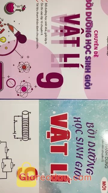 Giảm giá [Mã giảm 32%] Sách Bồi Dưỡng Học Sinh Giỏi Vật Lí 9. Giao hàng nhanh, hộp không bị méo hay móp gì cả, sách có nhiều bài. 