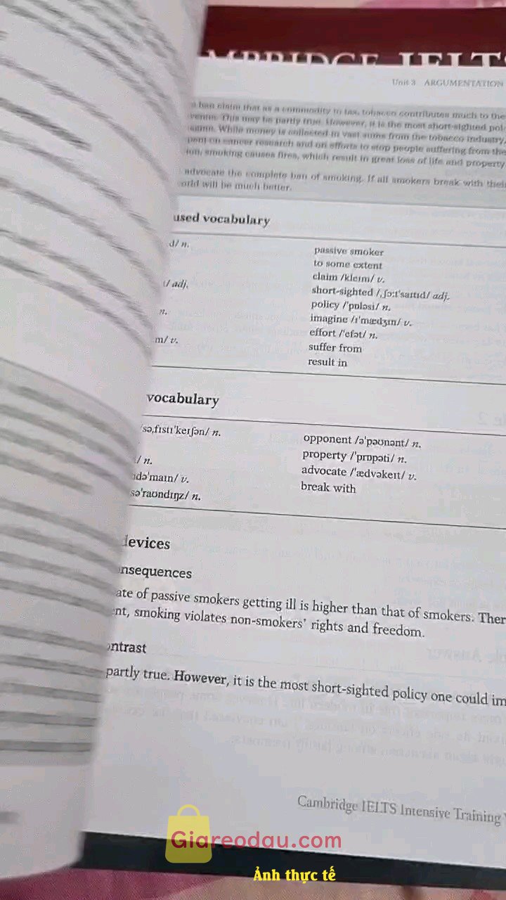 Giảm giá [Mã giảm 24%] Sách Cambridge Ielts Intensive Training Writing. Sách hướng dẫn kỹ càng các kỹ năng viết theo form đề thi Ielts,. 