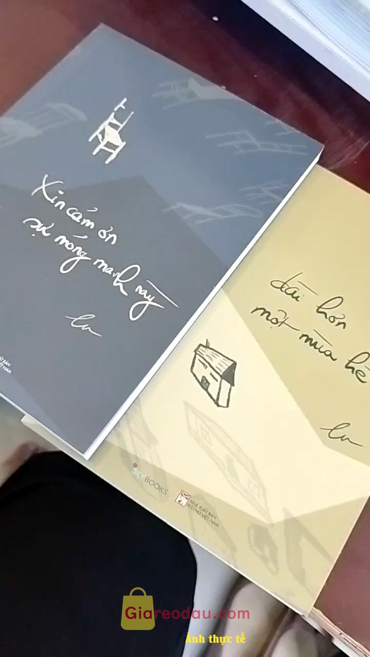 Giảm giá [Mã giảm 25%] Sách Combo 2 Cuốn: Dài Hơn Một Mùa Hè + Xin Cảm Ơn Sự Mỏng Manh Này. mình mong được đọc sách anh viết sau khi nghe podcast Have A Sip, sách. 