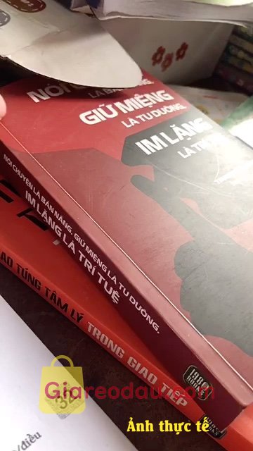 Giảm giá [Mã giảm 27%] Sách Combo 2 cuốn Nói Chuyện Là Bản Năng, Giữ Miệng Là Tu Dưỡng, Im Lặng Là Trí Tuệ + Thao Túng Tâm Lý Trong Giao Tiếp. Tháng nào cx đóng thuế 1980 :)). Lần sau quay lại mua tiếp. Đã nhận. 