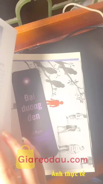 Giảm giá [Mã giảm 22%] Sách Đại Dương Đen Những Câu Chuyện Từ Thế Giới Của Trầm Cảm. đóng gói chắc chắn lắm ạ. nội dung sách thì miễn bàn r, mình đọc. 