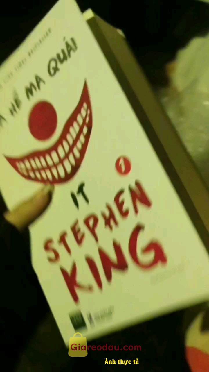 Giảm giá [Mã giảm 27%] Sách Gã hề ma quái Tập 1 Stephen King 1980BOOKS. Trời má, dày cộp. Gần 1000 trang quyển này. Xem phim hay lắm nên t. 