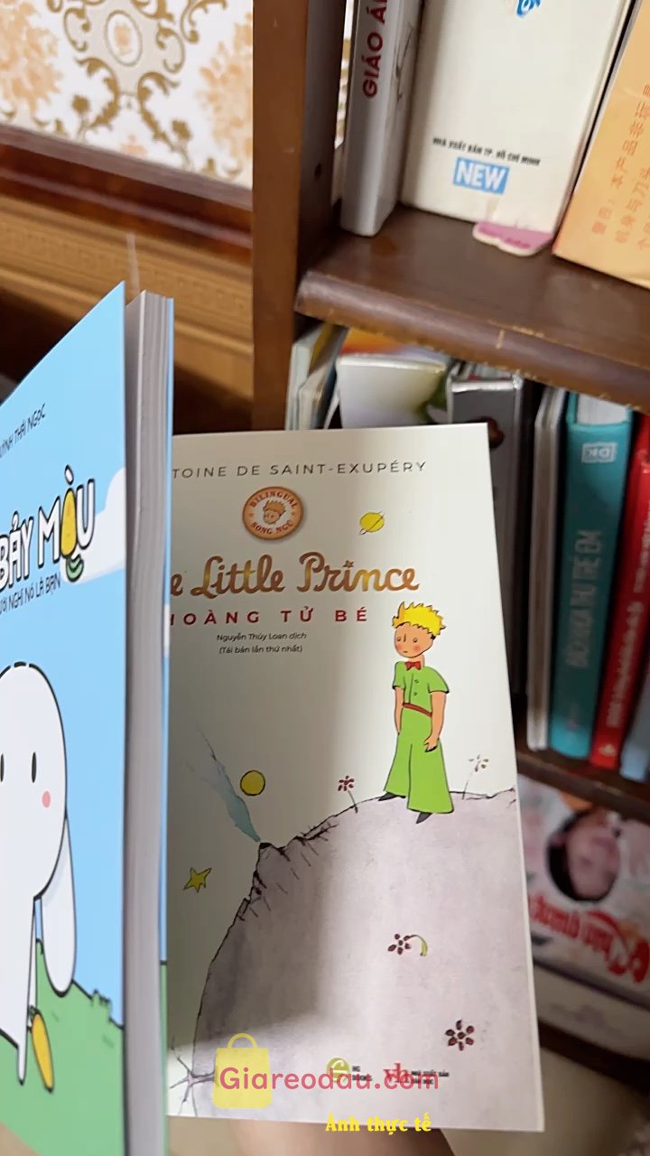 Giảm giá [Mã giảm 25%] Sách Hoàng Tử Bé (Song Ngữ Việt-Anh). Giao hàng rất nhanh luôn, đặt tối sáng mai đã có rồi, sách đẹp. 