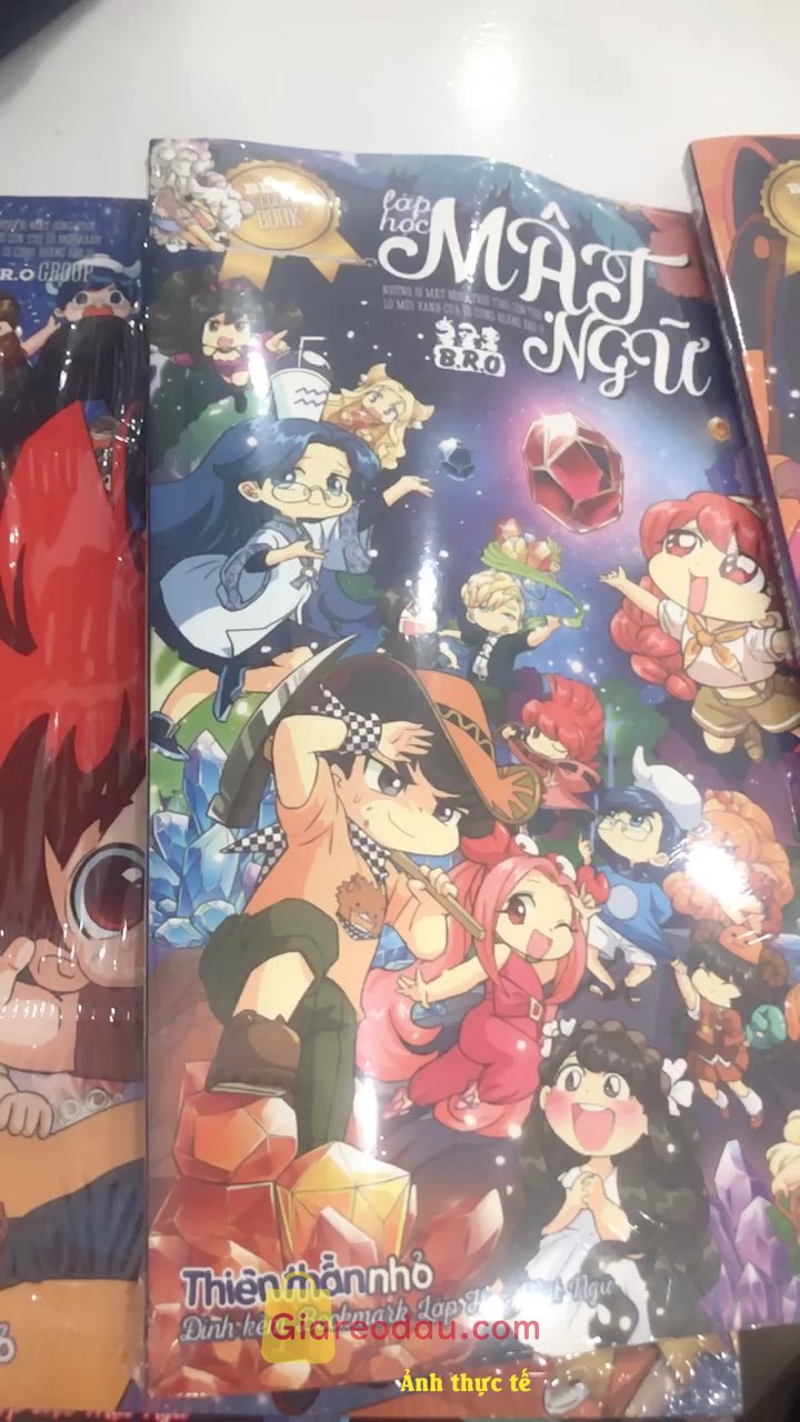 Giảm giá [Mã giảm 17%] Sách Lớp Học Mật Ngữ - Tuyển Tập Đặc Biệt Vol.6 - Tặng Kèm Thước Kẻ Ghép Hình Lớp Học Mật Ngữ. Nhận được hàng siêu nhanh. Sách đẹp, bé nhà m cực ưng và thích.. 