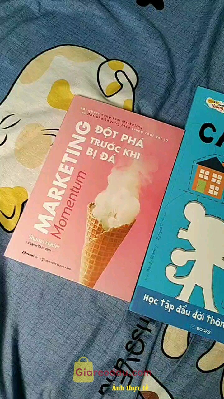 Giảm giá [Mã giảm 20%] SÁCH: Marketing Đột phá trước khi bị đá (Momentum) Tác giả: Shama Hyder. Bữa mình đặt giá sale mà cứ hồi hộp sợ gãy sách, may mắn mọi. 