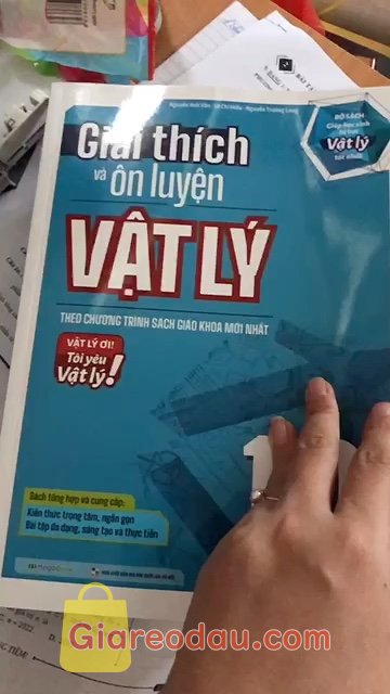 Giảm giá [Mã giảm 25%] Sách Megabooks - Giải thích và Ôn luyện Vật Lý 10. Sách đẹp, giá rẻ hơn ngoài hiệu sách, giao hàng nhanh, shiper thân. 