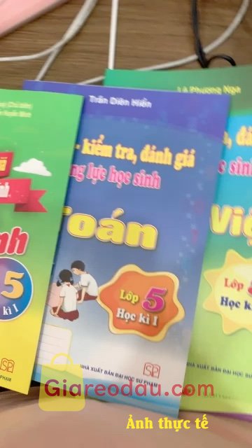 Giảm giá Sách Ôn tập- kiểm tra, đánh giá năng lực học sinh môn Toán lớp 5 học kì 1. Shop giao hanhg nhanh và đầy đủ. Sách kn đẹp. Dày dặn chắc chắn!!!. 