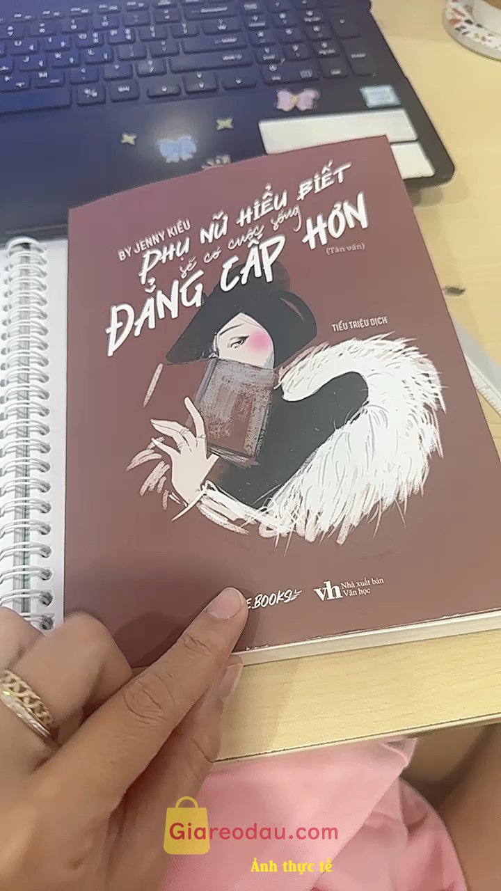 Giảm giá [Mã giảm 28%]  Sách Phụ nữ hiểu biết sẽ có cuộc sống đẳng cấp hơn. Đọc thấy có động lực cố gắng nhiều hơn nhé m.n 🤩. Bìa đẹp,. 