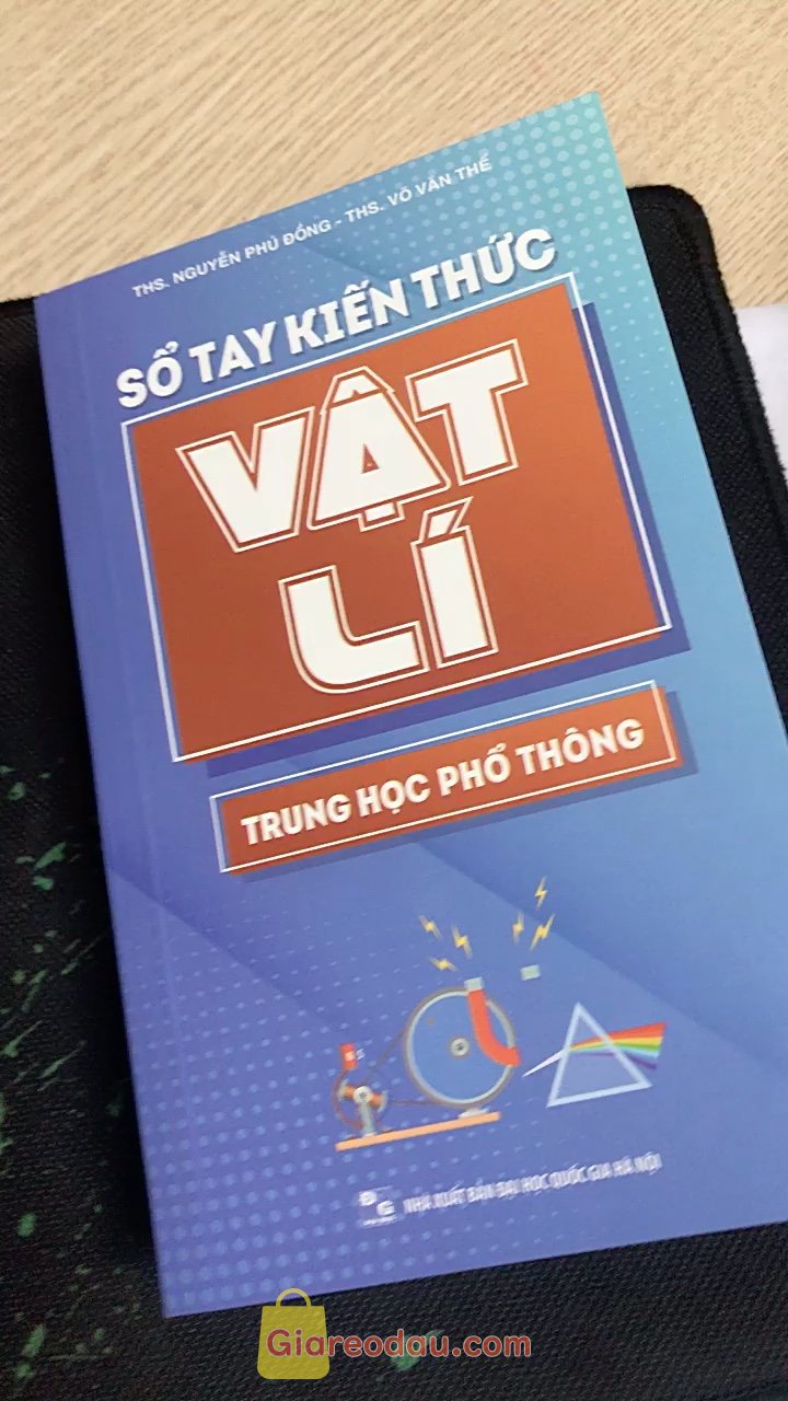 Giảm giá [Mã giảm 20%] Sách[SMB]: Sổ Tay Kiến Thức Trung Học Phổ Thông: Hóa Học + Vật Lí. Sách dày dặn, chữ to, rõ ràng, mình mua về cho con học nên cũng ko. 