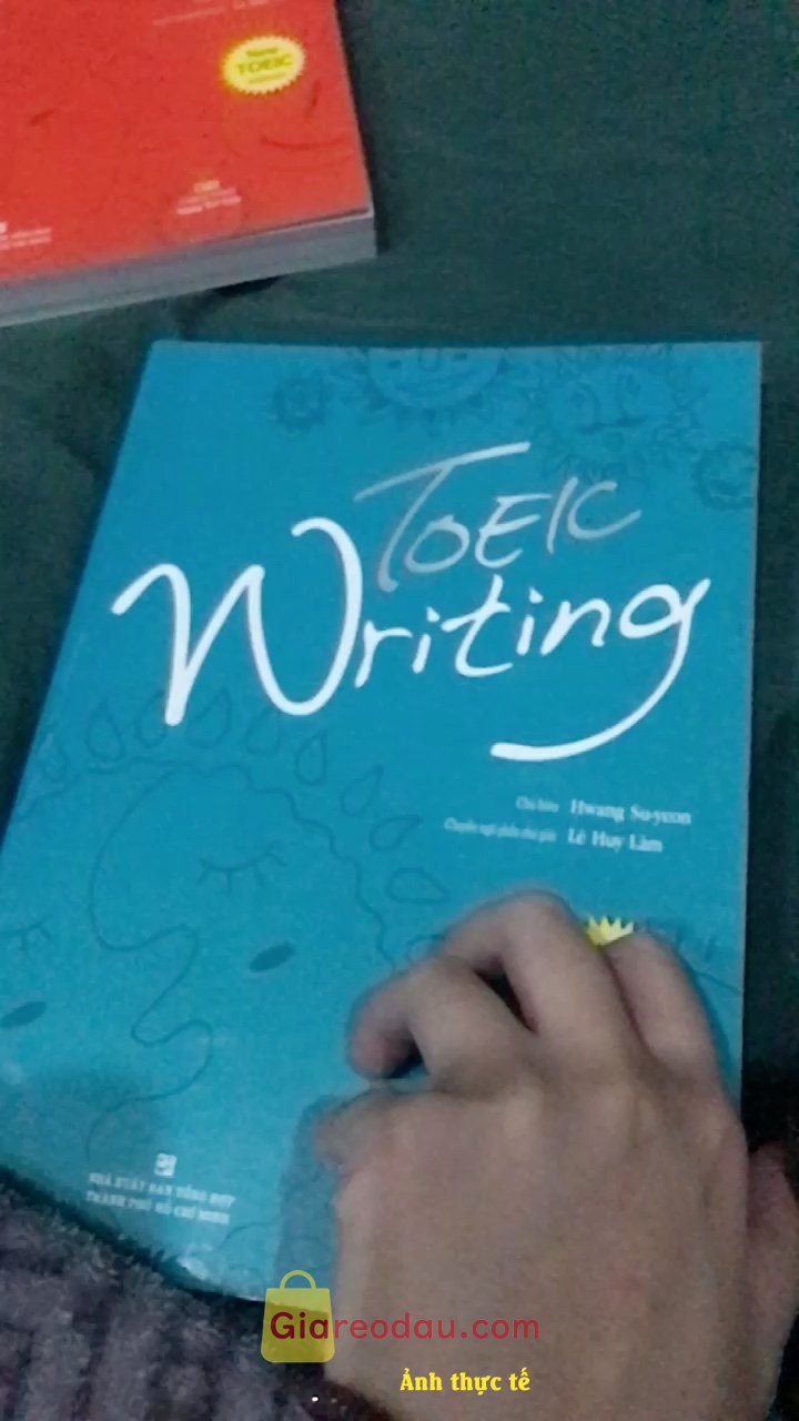 Giảm giá [Mã giảm 18%] Sách Toeic Speaking (Kèm CD). Mình đặt hoả tốc shop trả lời nhanh, dễ thương, lúc đầu mình. 