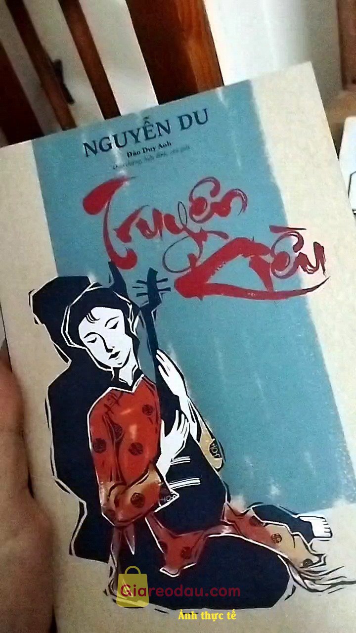 Giảm giá [Mã giảm 33%] Sách Truyện Kiều. Mua về đọc thấy cũng okla, giá bán rẻ hơn giá bìa, k ngờ rẻ mà. 