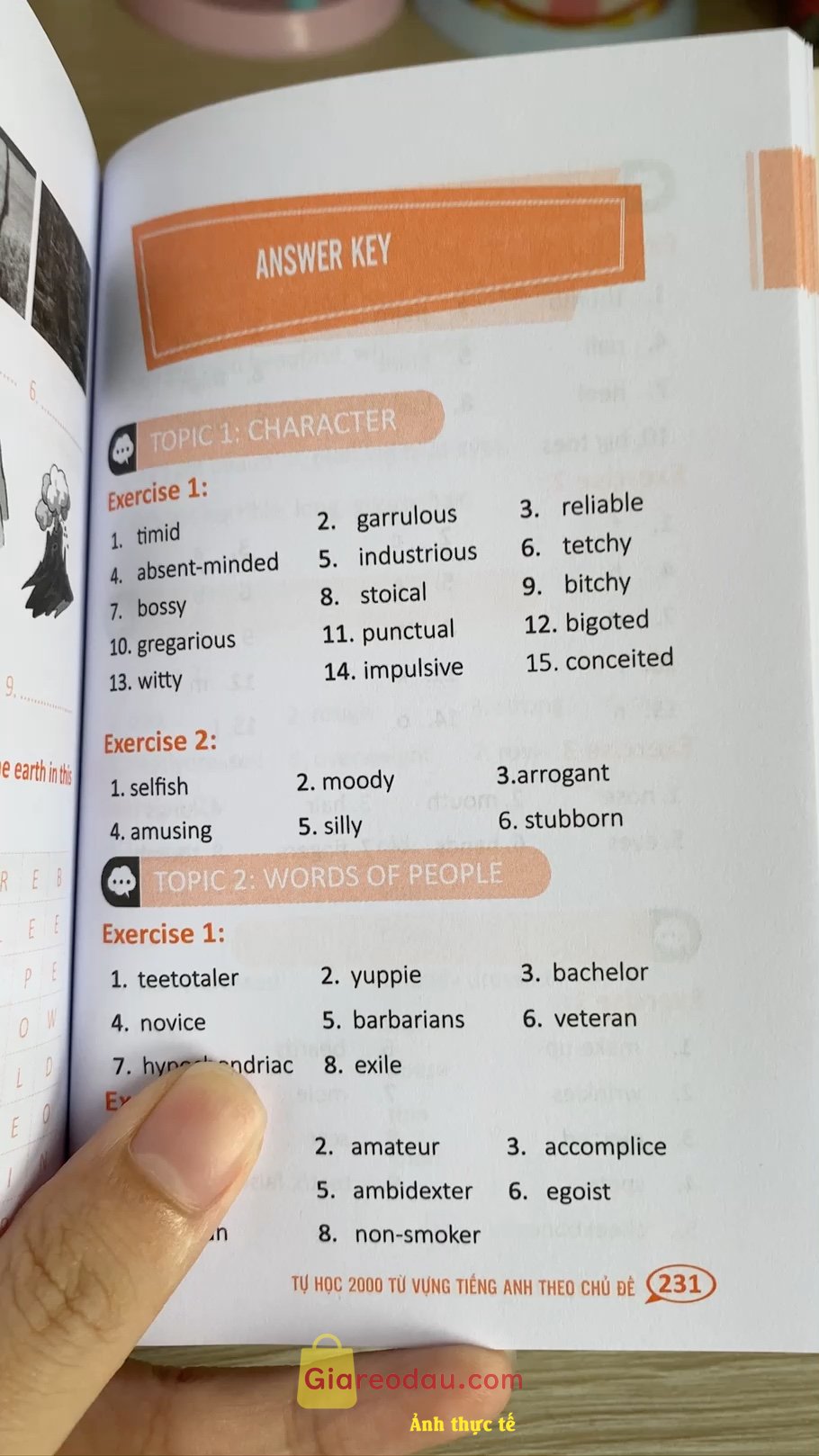 Giảm giá Sách Tự Học 2000 Từ Vựng Tiếng Anh Theo Chủ Đề Mcbooks. Cuốn này từ vựng nhẹ cho mn bắt đầu học hoặc đang học năm 1. 