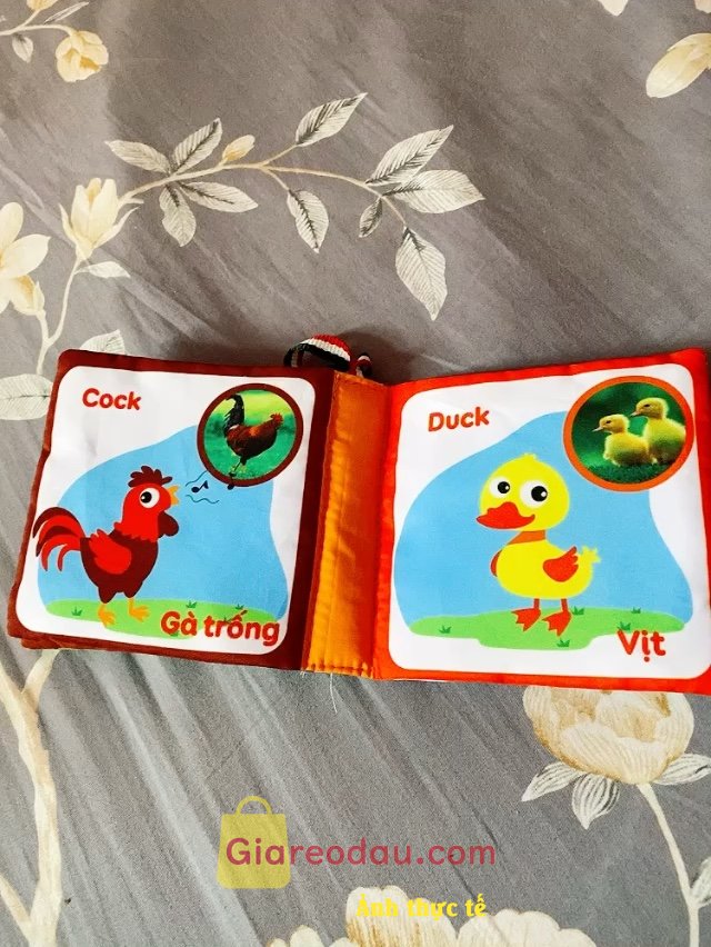 Giảm giá [Mã giảm 35%] Sách vải sách vải cho bé kích thích thị giác với nhiều chủ đề bằng tiếng anh giúp bé vừa học vừa chơi. Màu sắc bắt mắt, rất đẹp, hình ảnh rõ nét và đáng yêu. Sách. 