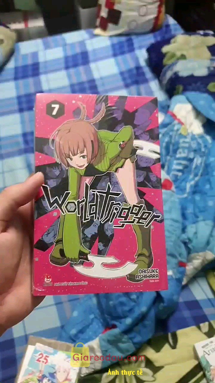 Giảm giá [Mã giảm 3%] Sách World Trigger - Tập 7 - Tặng Kèm PVC Card. Truyện tranh đẹp chất lượng tốt đóng gói cẩn thận không bị. 