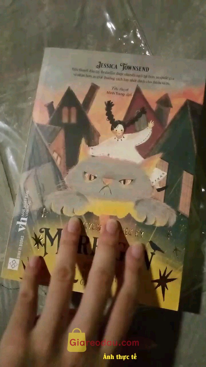 Giảm giá [Mã giảm 25%] SÁCH Xứ Nevermoor diệu kỳ (3 TẬP). Sách giao về rất đẹp lunn, ko bị cong góc gì hết. Nội dung thì chắc. 